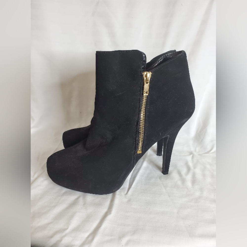 BLACK SUEDE ANKLE BOOTS